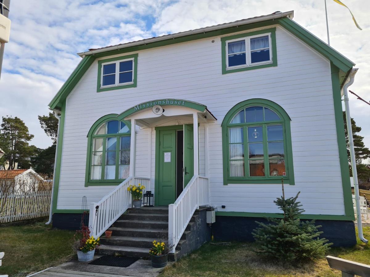 Missionshuset Bed & Breakfast Sandhamn Kültér fotó